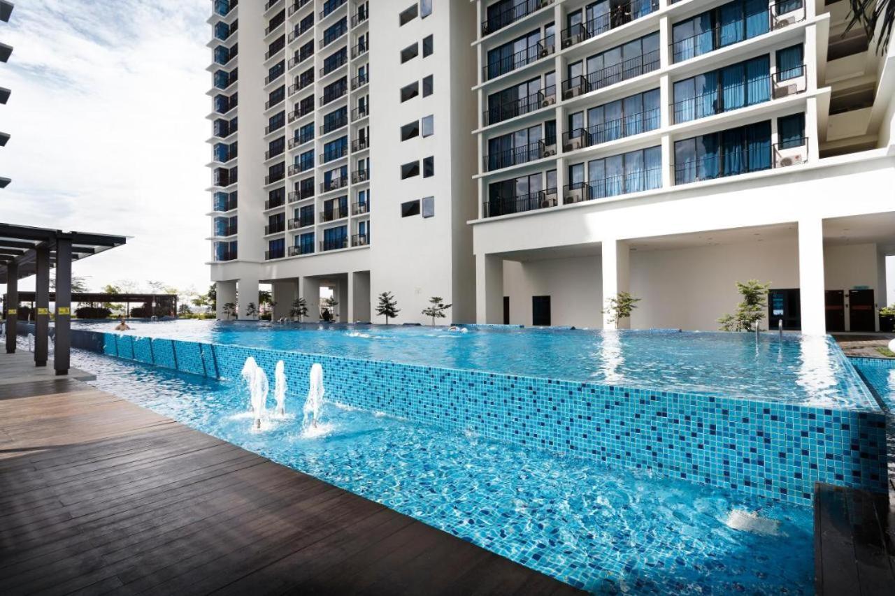 Francesco Suite - Trefoil Setia Alam-Near Setia City Mall & Setia Convention Centre Exterior photo