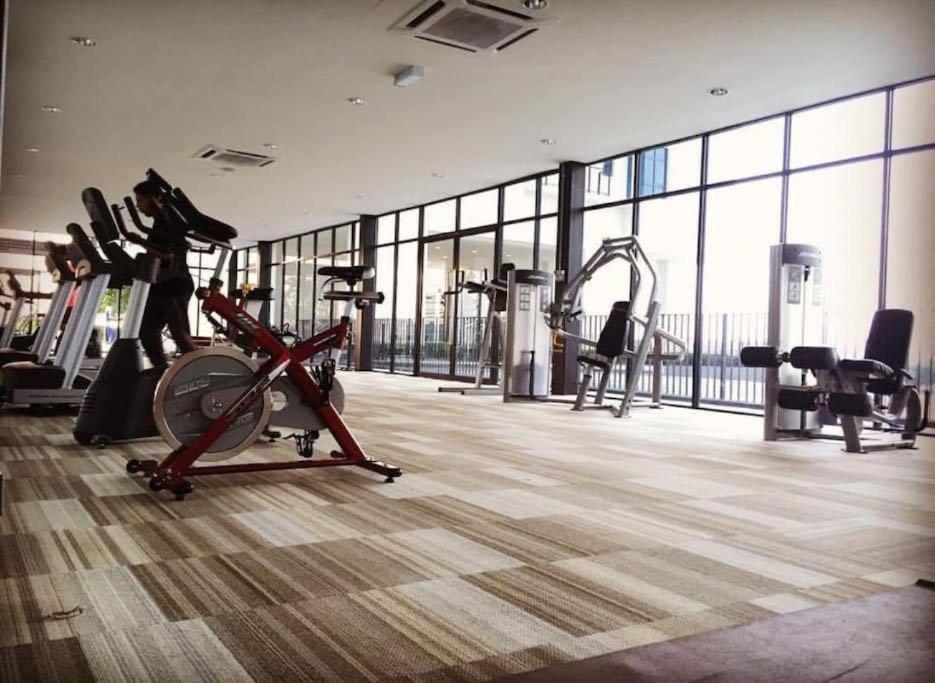 Francesco Suite - Trefoil Setia Alam-Near Setia City Mall & Setia Convention Centre Exterior photo